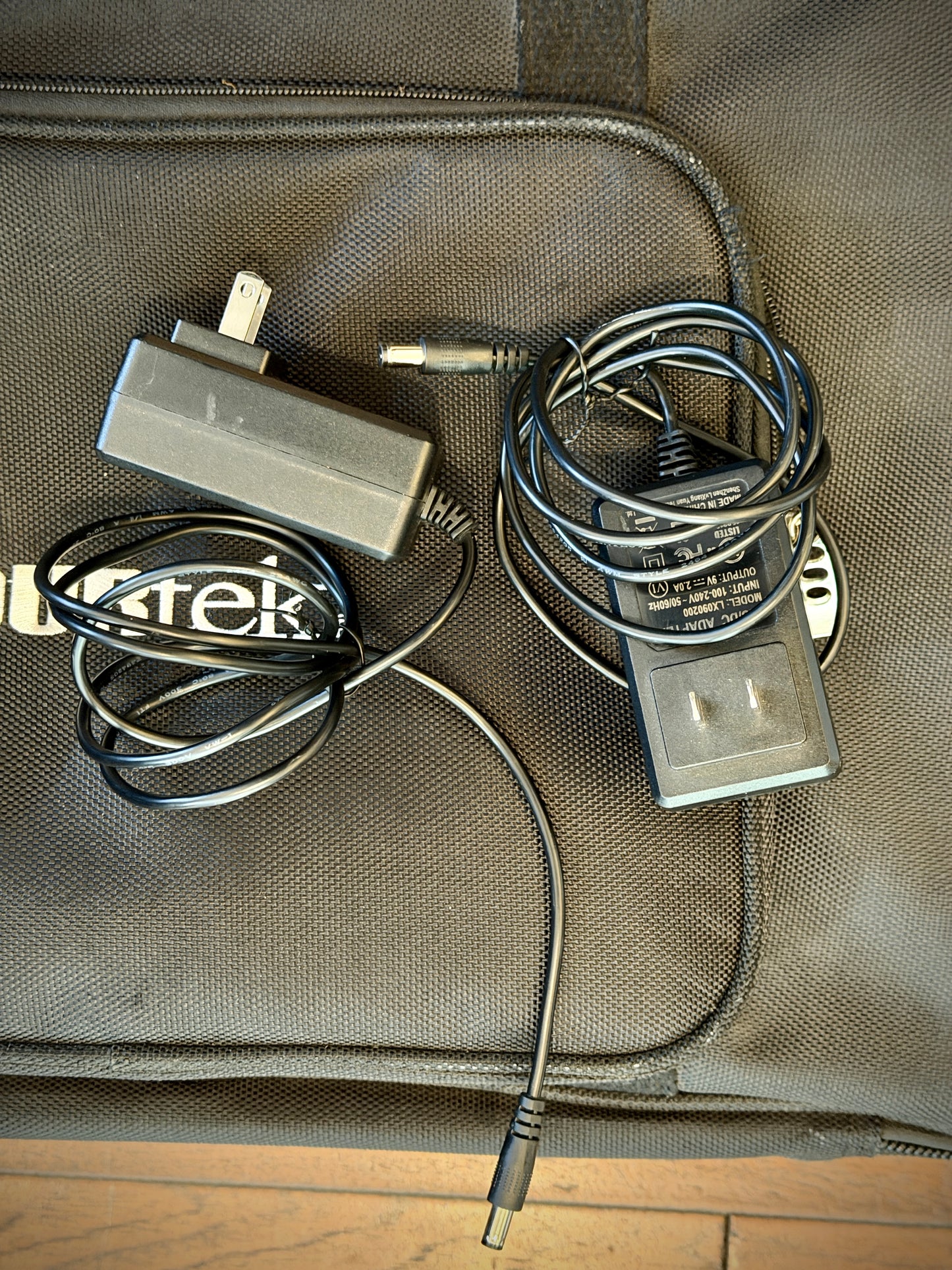 TourTek PB1911 20 Output Rechargeable Powered Guitar Effect Pedalboard & Bag
