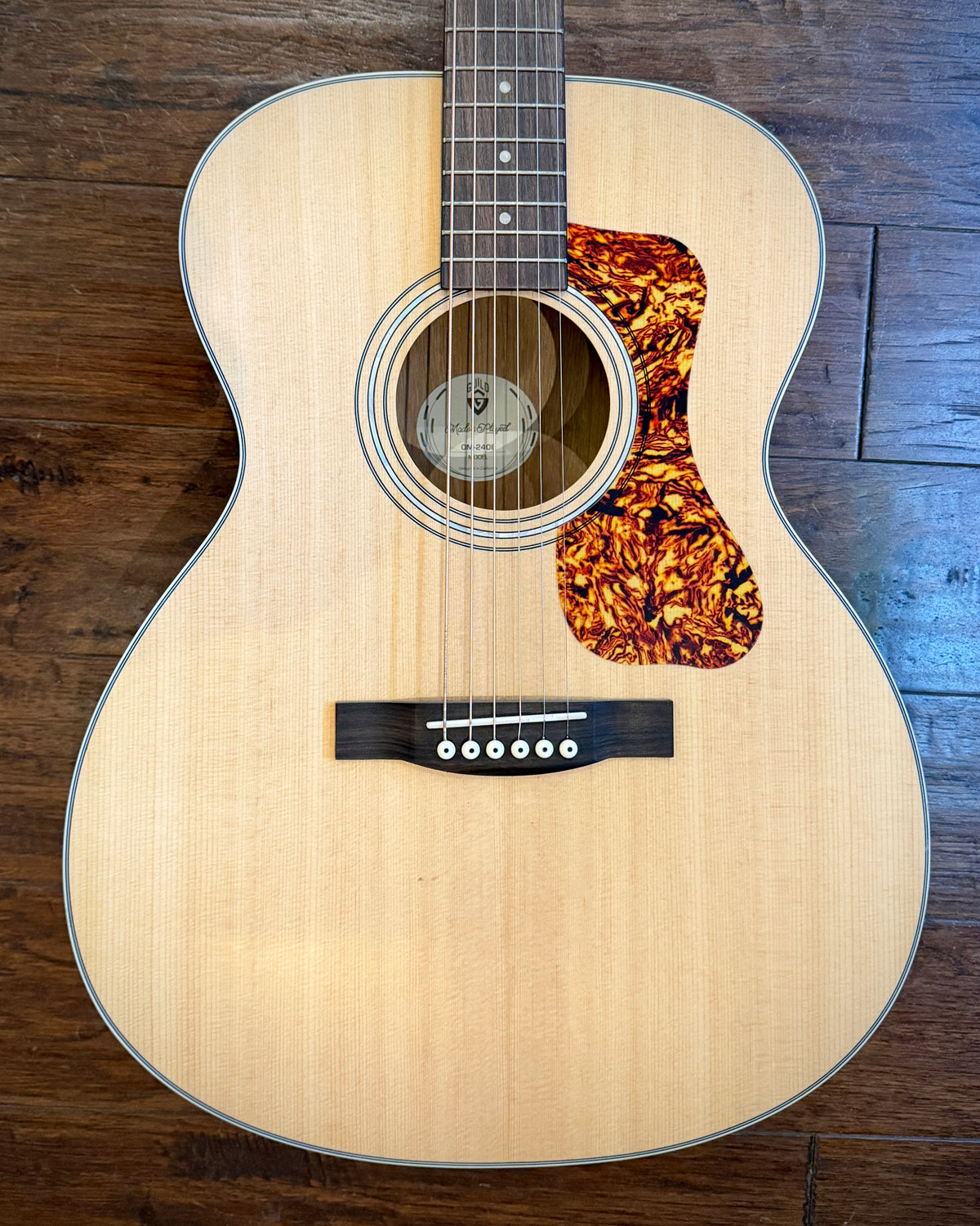 Guild Westerly Collection OM-240E Acoustic/Electric Guitar