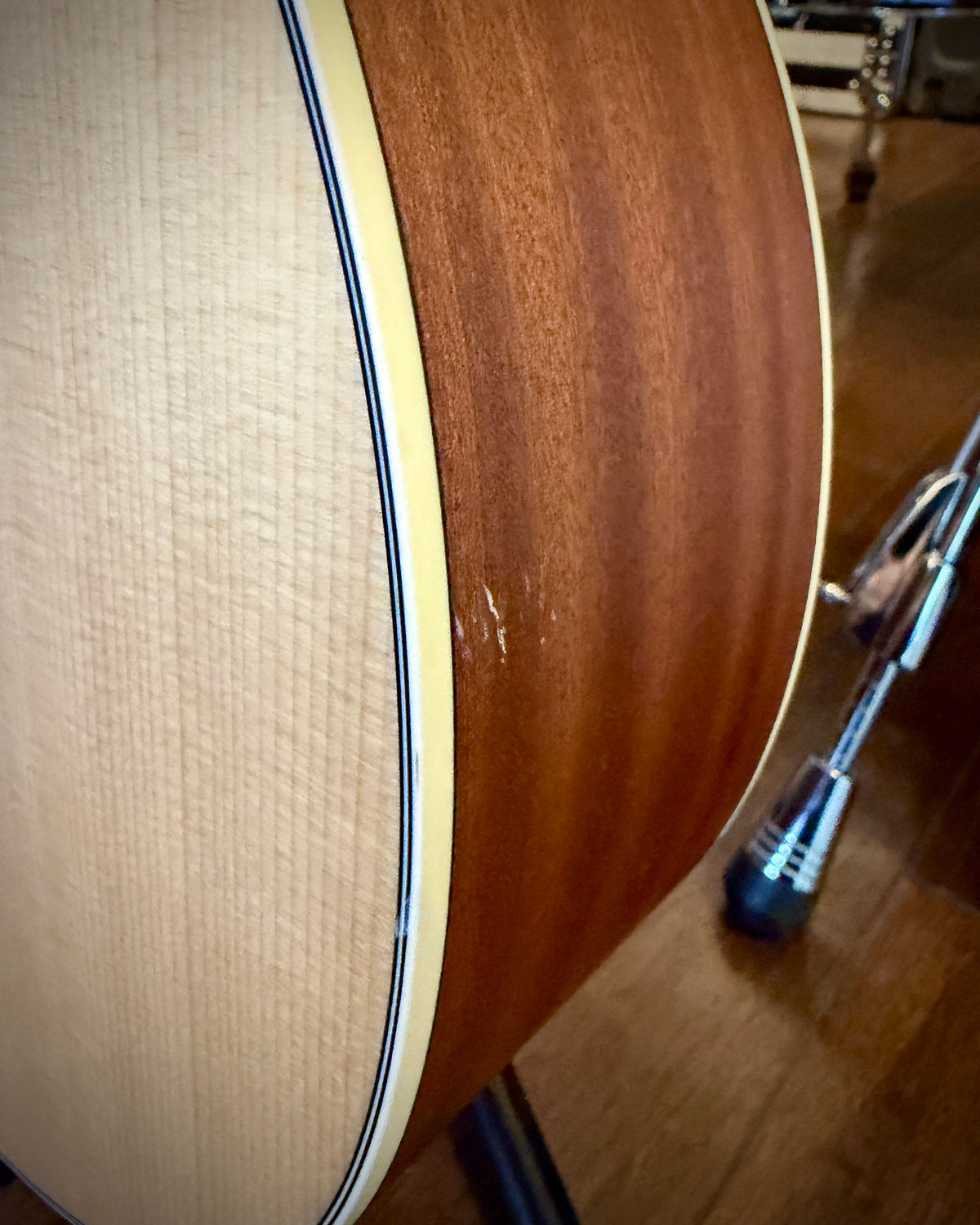 Guild Westerly Collection OM-240E Acoustic/Electric Guitar