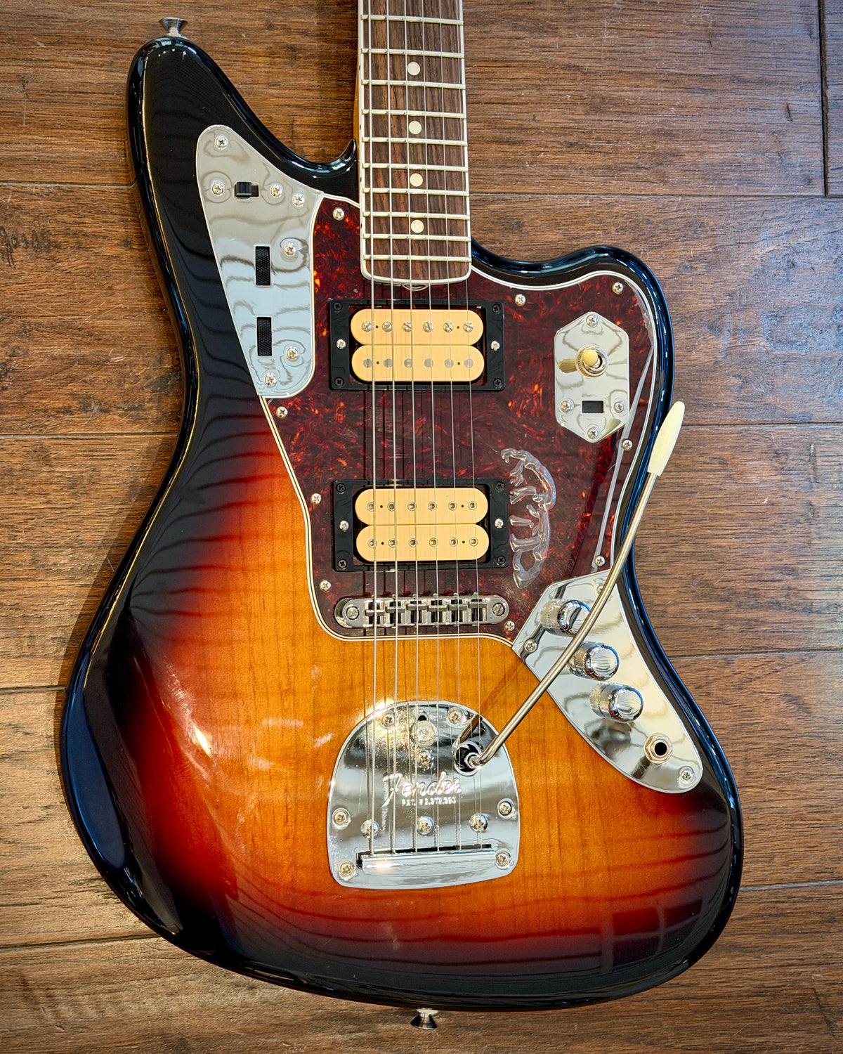 Fender Kurt Cobain Jaguar 2025 - 3-Color Sunburst w/OHSC