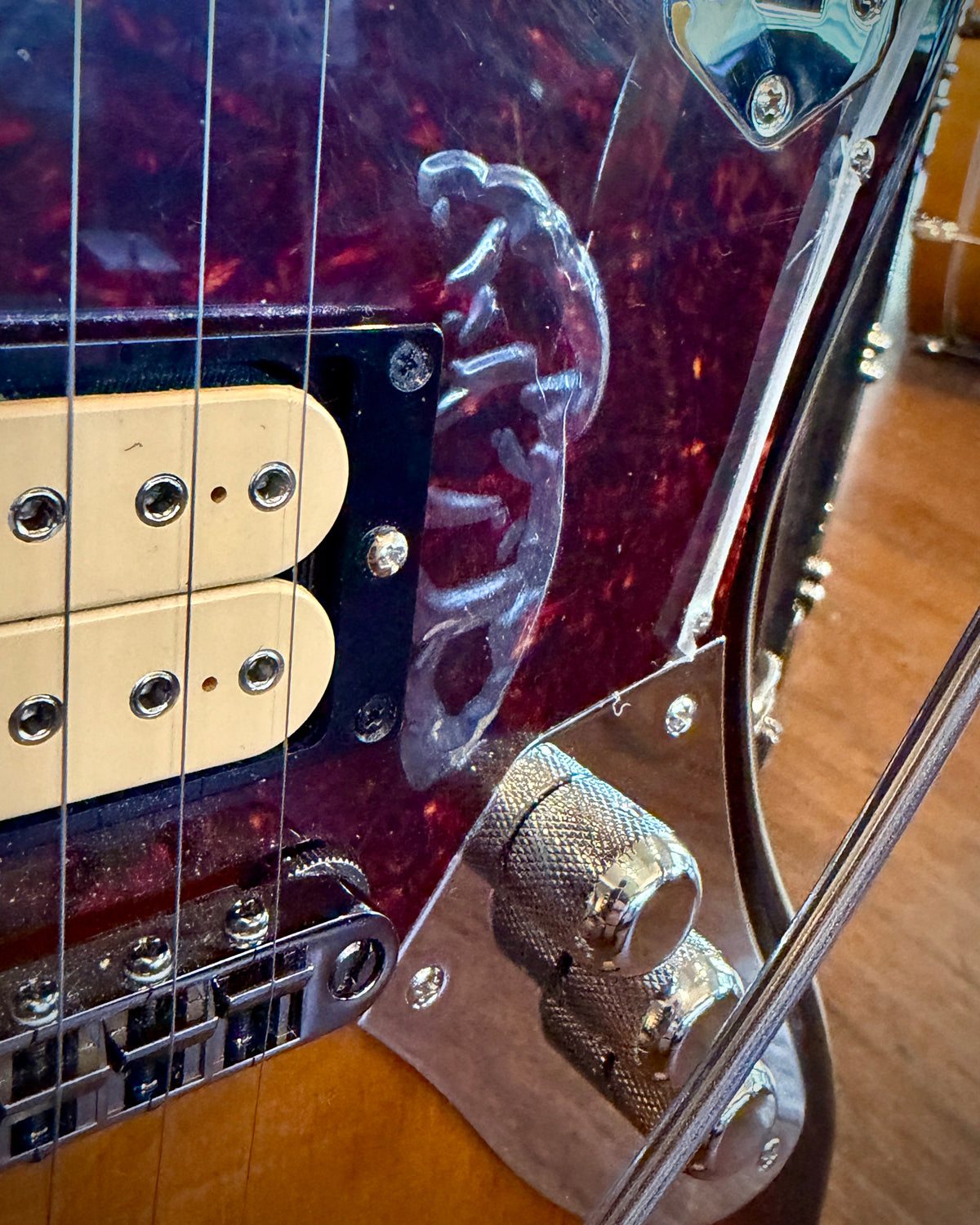Fender Kurt Cobain Jaguar 2025 - 3-Color Sunburst w/OHSC