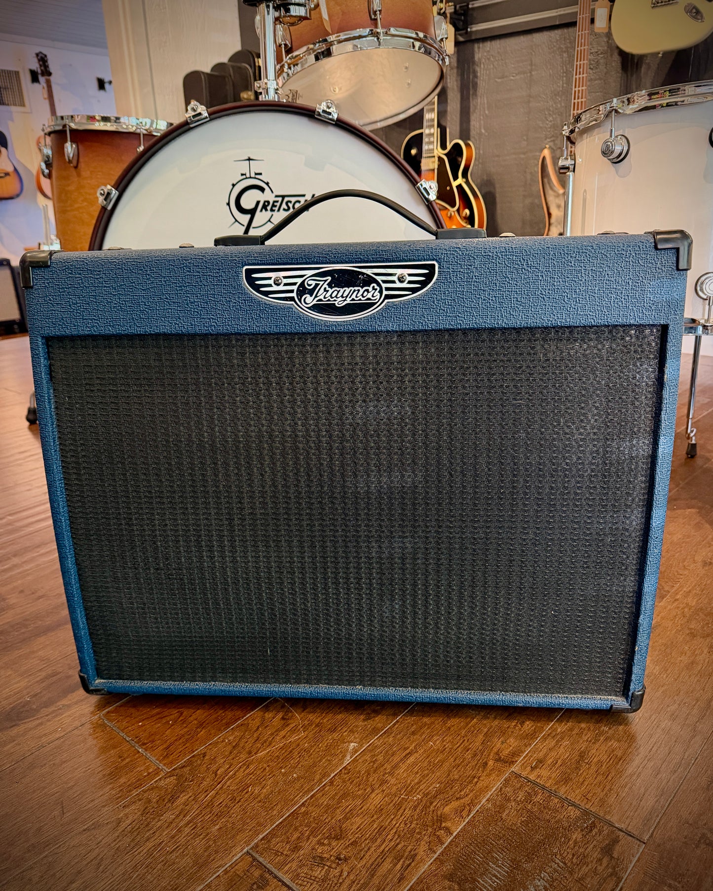 Traynor YCV50BLUE Custom Valve 50-Watt 1x12" Guitar Combo w/Footswitch and Cover