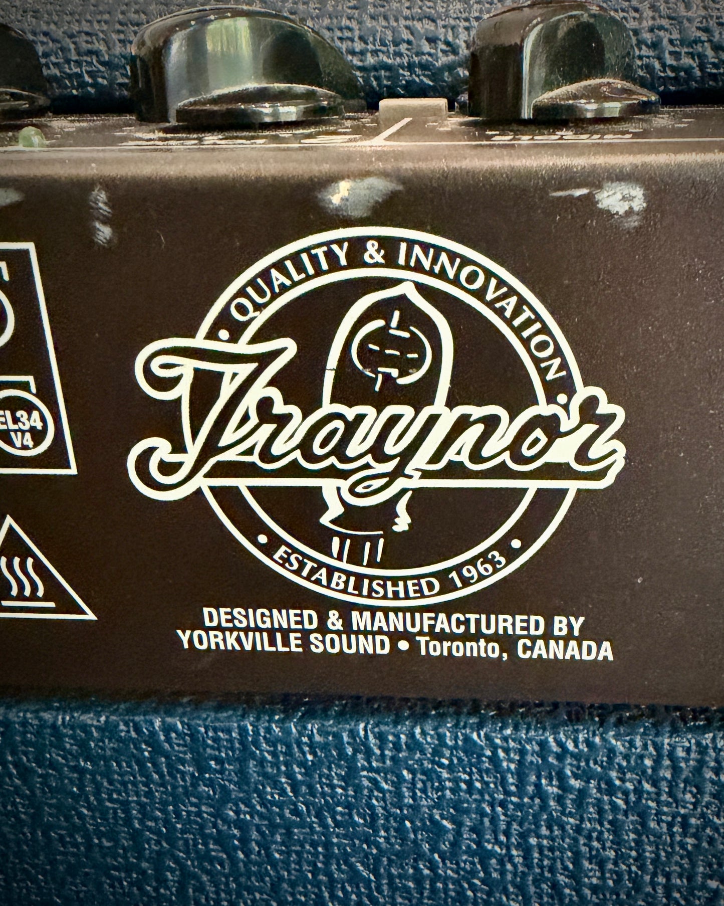 Traynor YCV50BLUE Custom Valve 50-Watt 1x12" Guitar Combo w/Footswitch and Cover