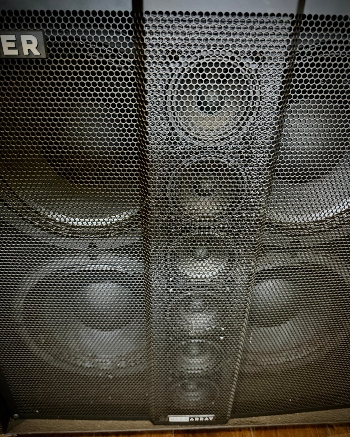 Genzler Amplification BA410-3 Bass Array 1000-Watt 4x10" / 6x3" Straight Bass Speaker Cabinet