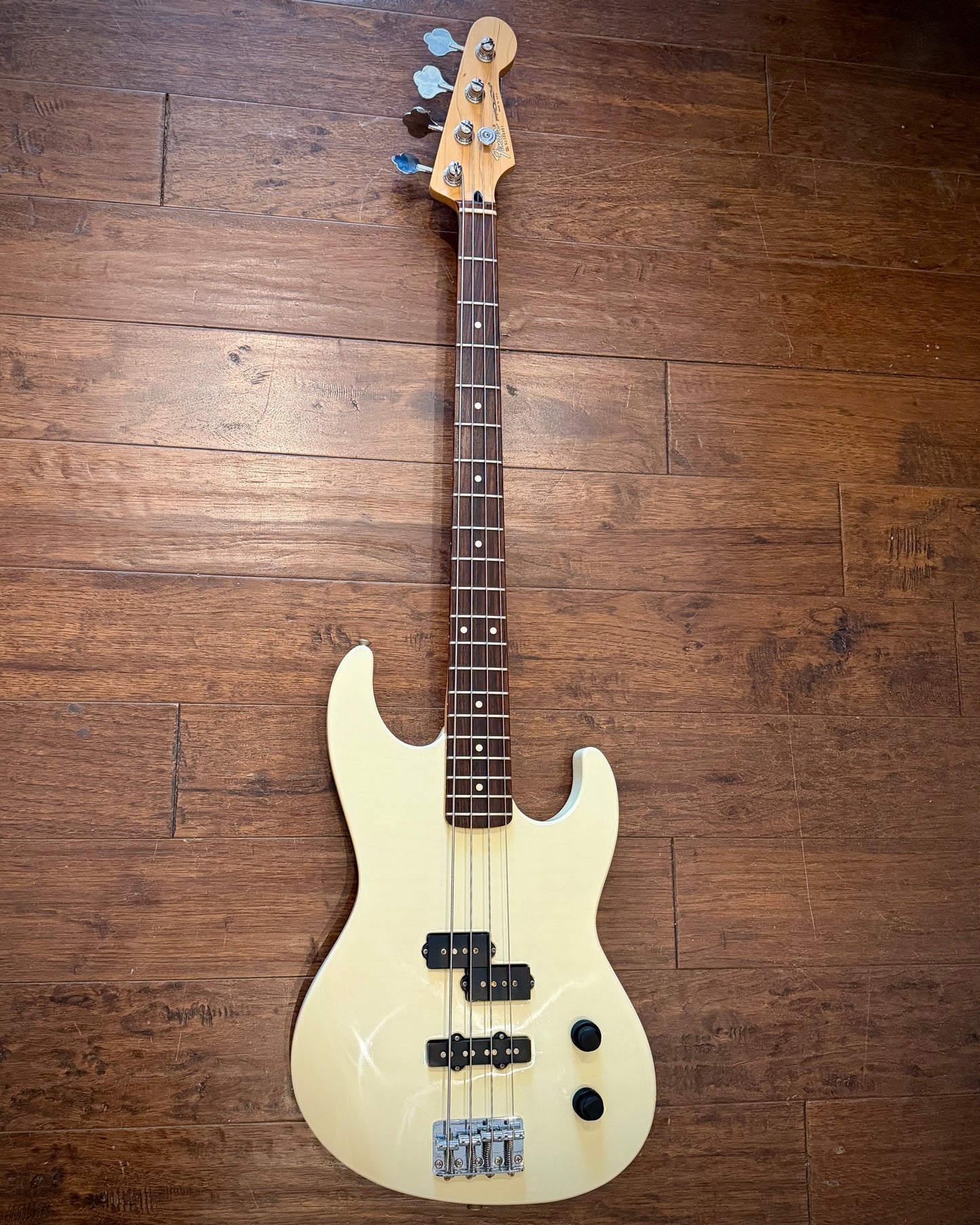 Fender Prodigy Active Bass Arctic White 1991 w/ HSC