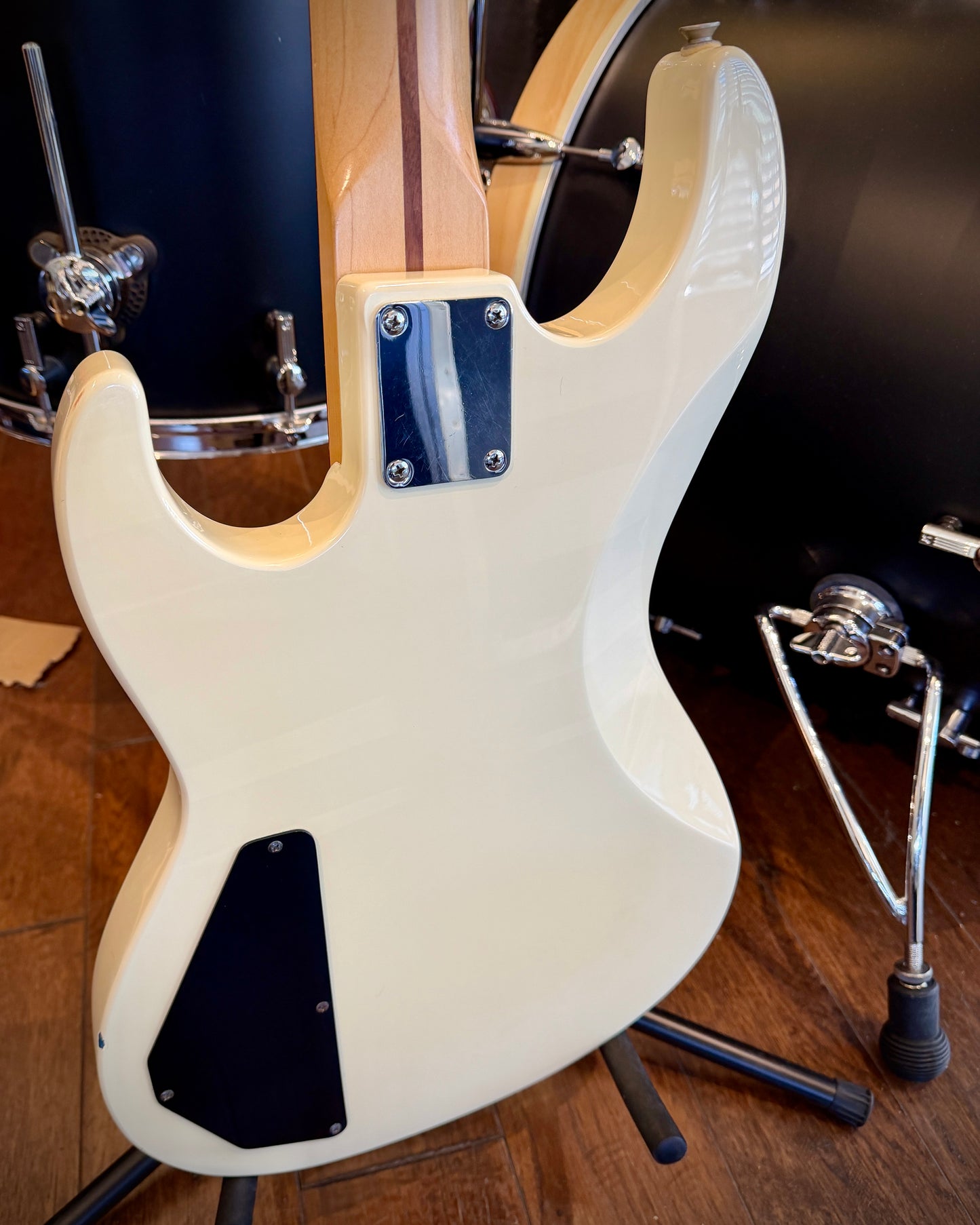 Fender Prodigy Active Bass Arctic White 1991 w/ HSC
