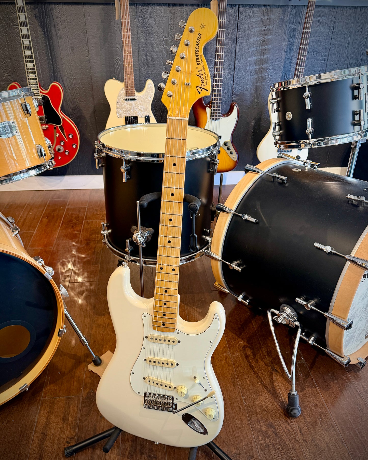 Fender JV Modified '60s Stratocaster MIJ 2022 - Olympic White w/ Tweed HSC