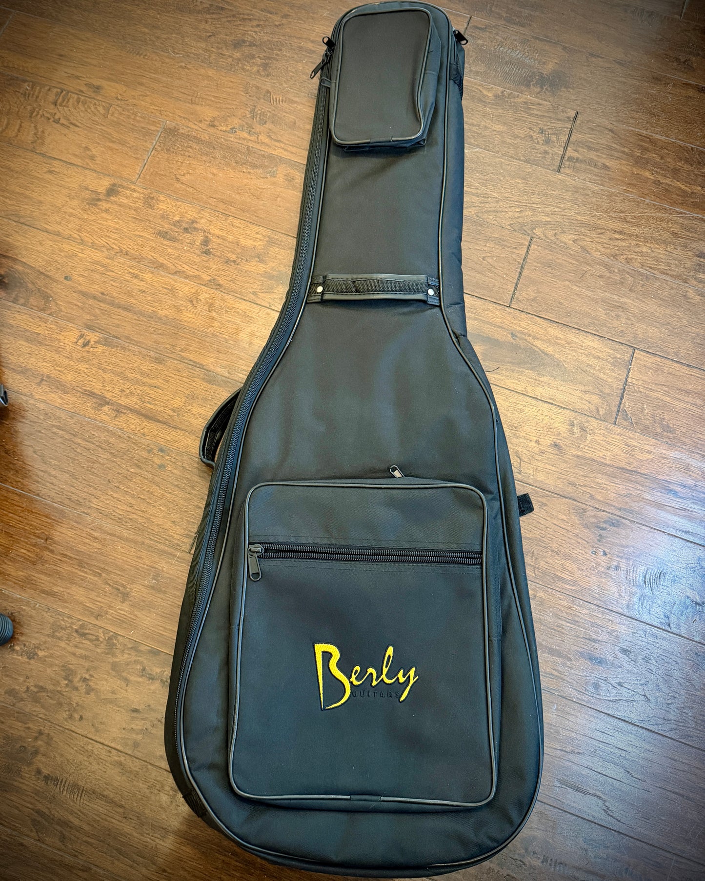 Berly Relic'd T Bass 2023 w/ Branded Gig Bag