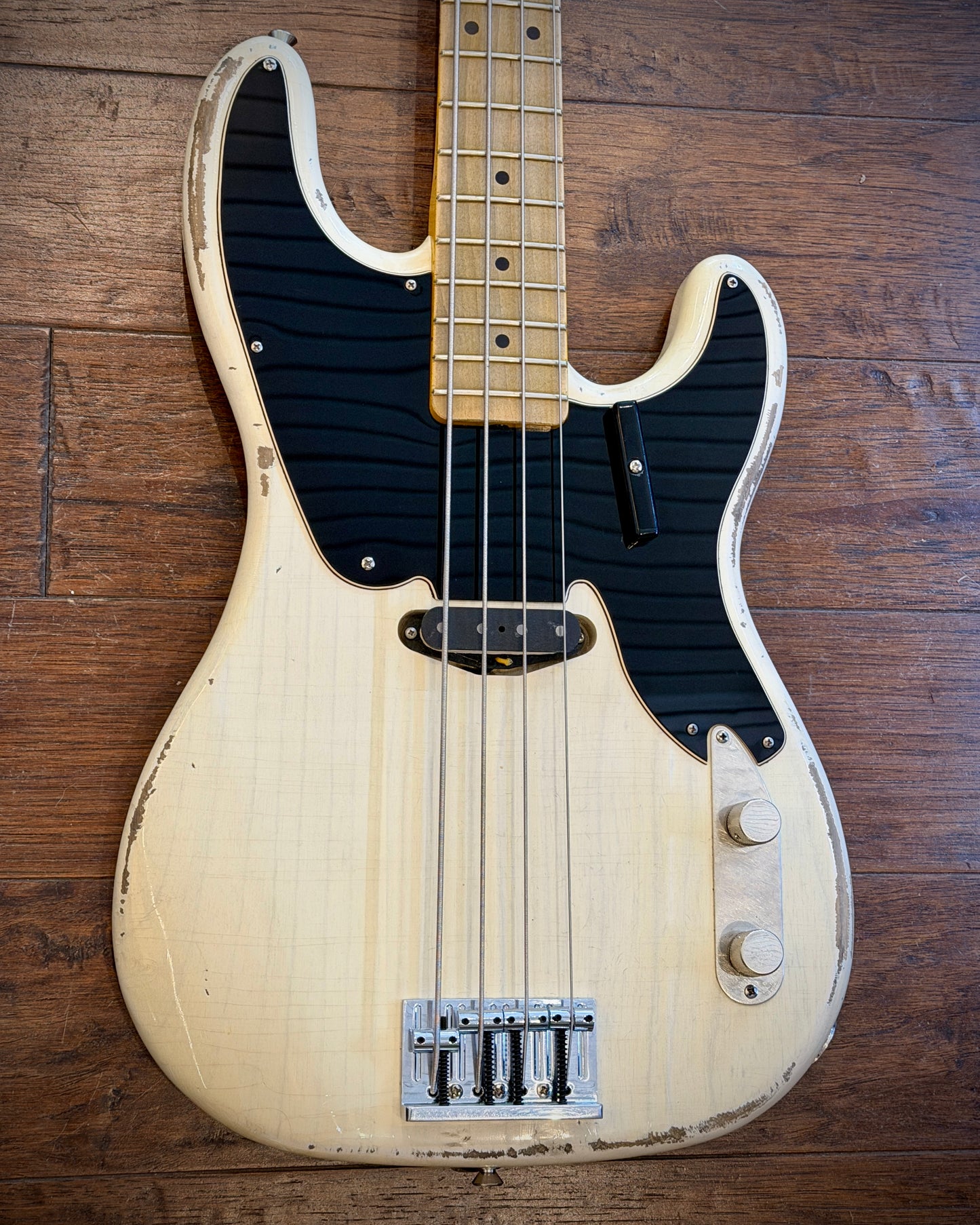 Berly Relic'd T Bass 2023 w/ Branded Gig Bag