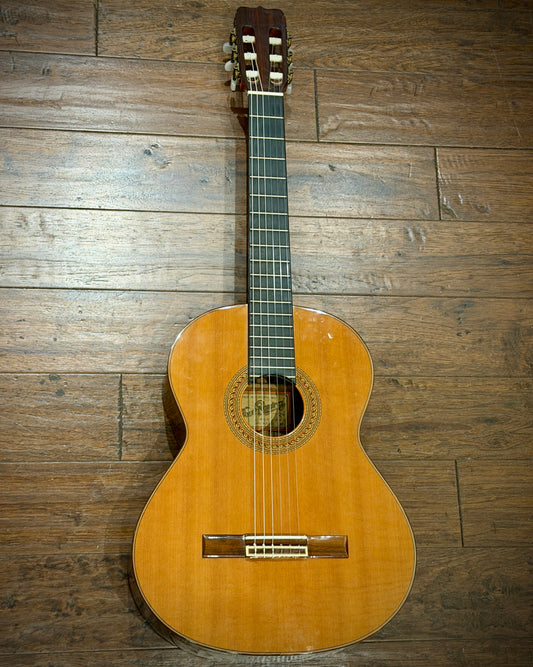 Ramirez R4 Classical Guitar 2001 w/ SKB Hardshell Case