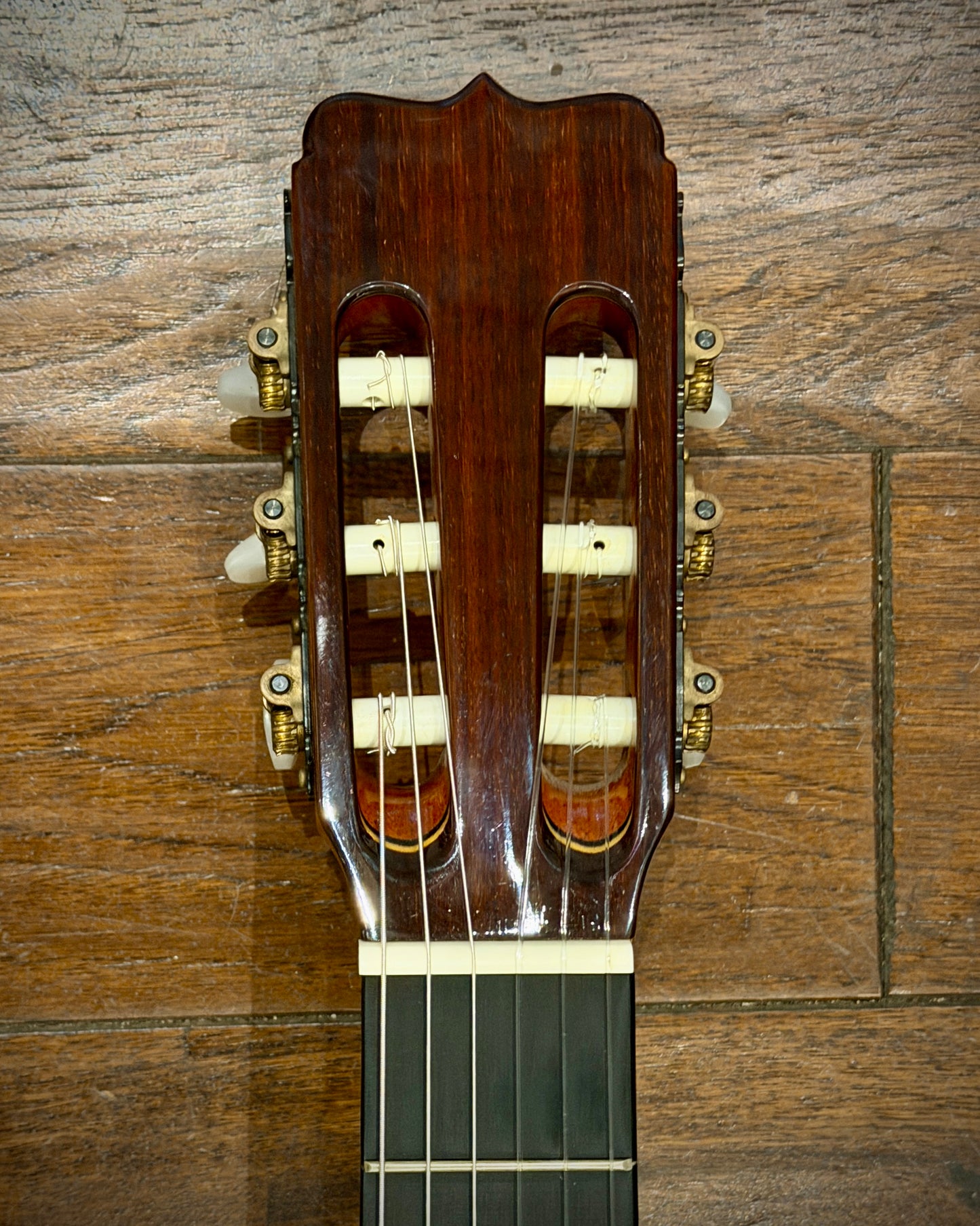 Ramirez R4 Classical Guitar 2001 w/ SKB Hardshell Case