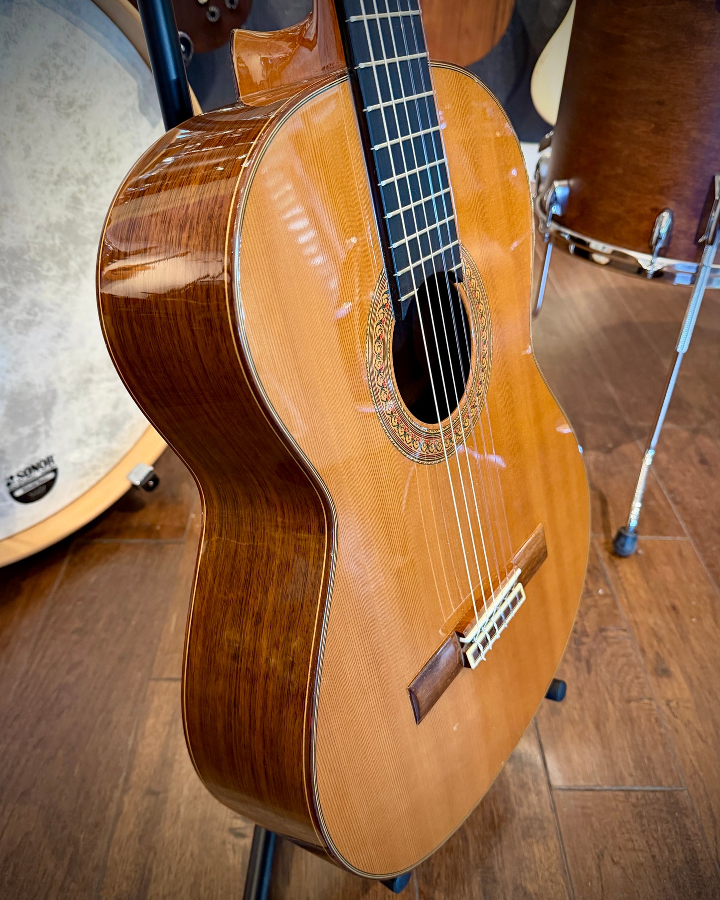Ramirez R4 Classical Guitar 2001 w/ SKB Hardshell Case