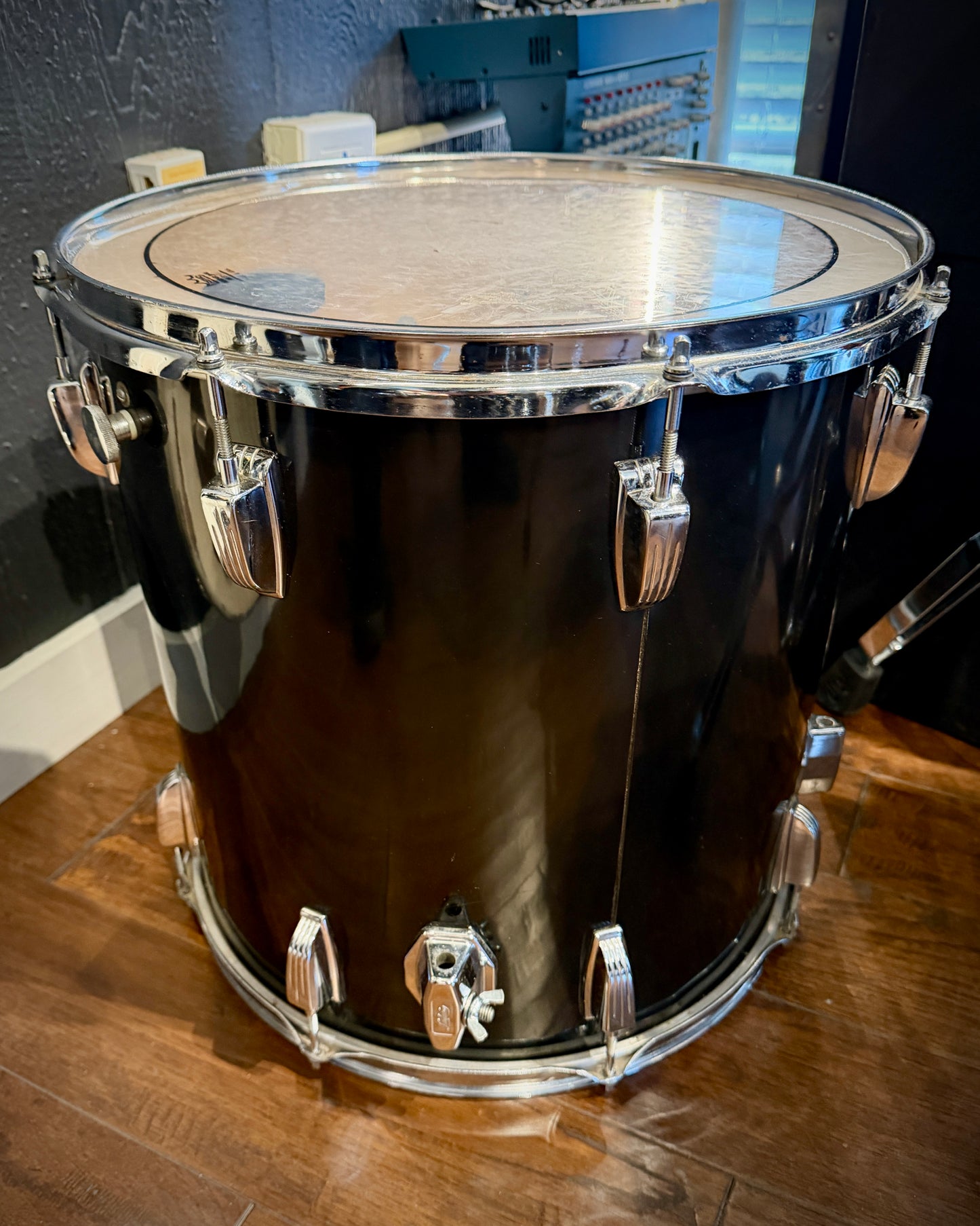 Ludwig 16" Tom (B/O Pointed Badge) 1970's - Black Cortex