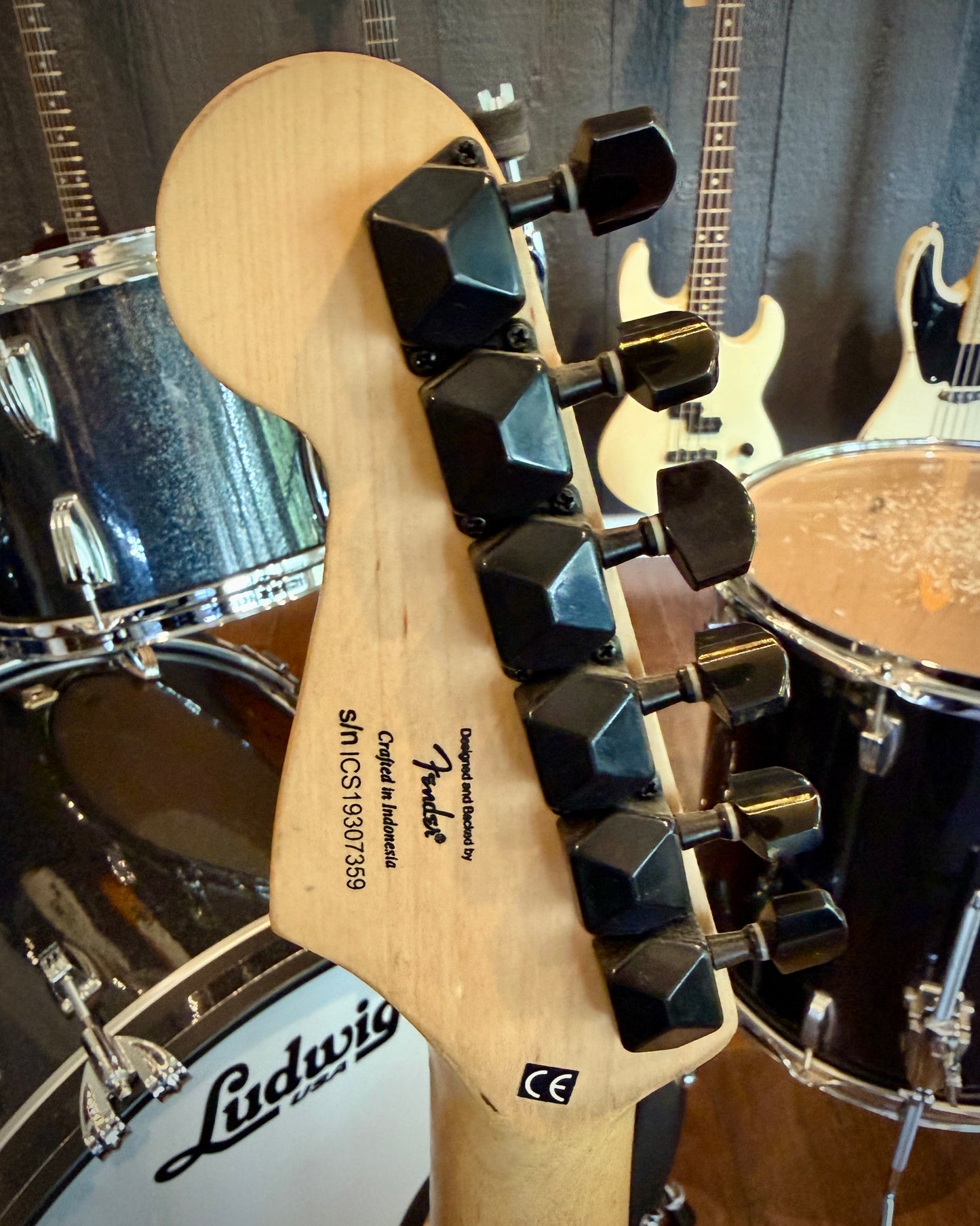 Squier FSR Bullet Stratocaster HT HSS 2016 - Black Metallic