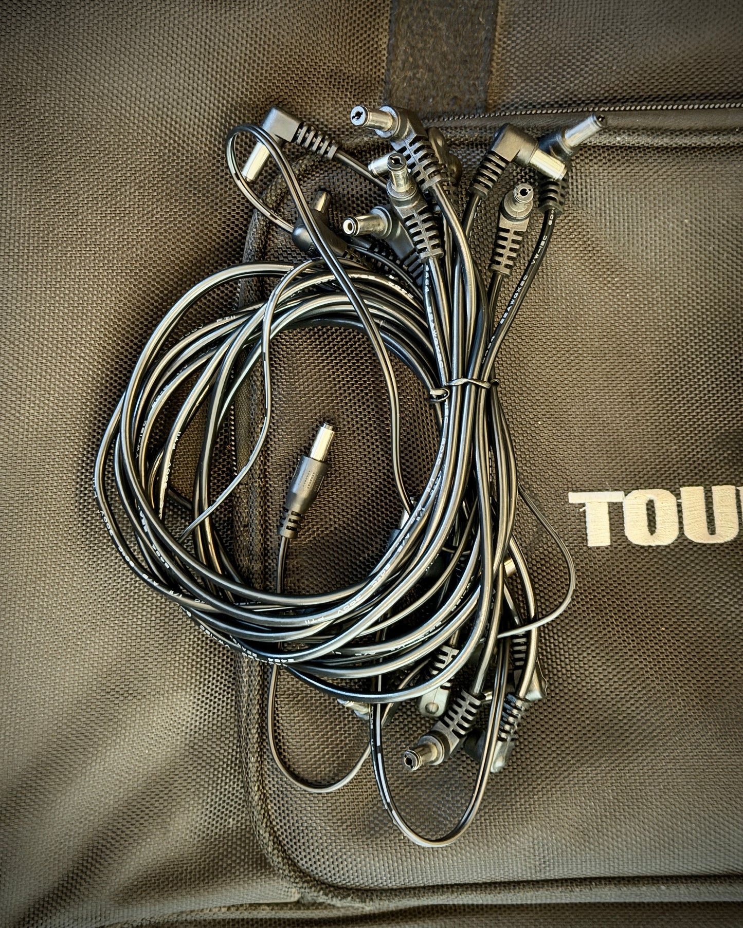 TourTek PB1911 20 Output Rechargeable Powered Guitar Effect Pedalboard & Bag
