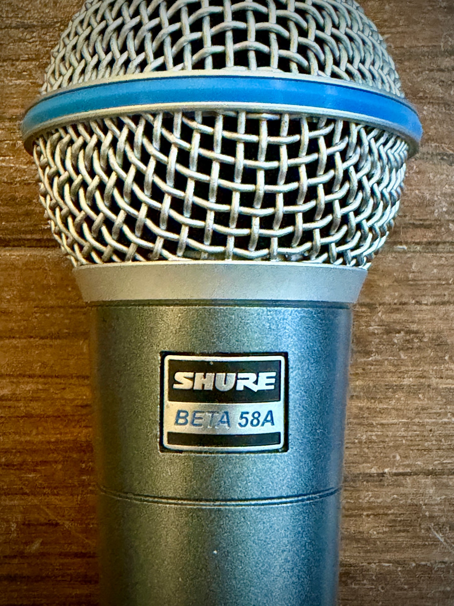 Shure BETA 58A Handheld Supercardioid Dynamic Microphone w/ Pouch