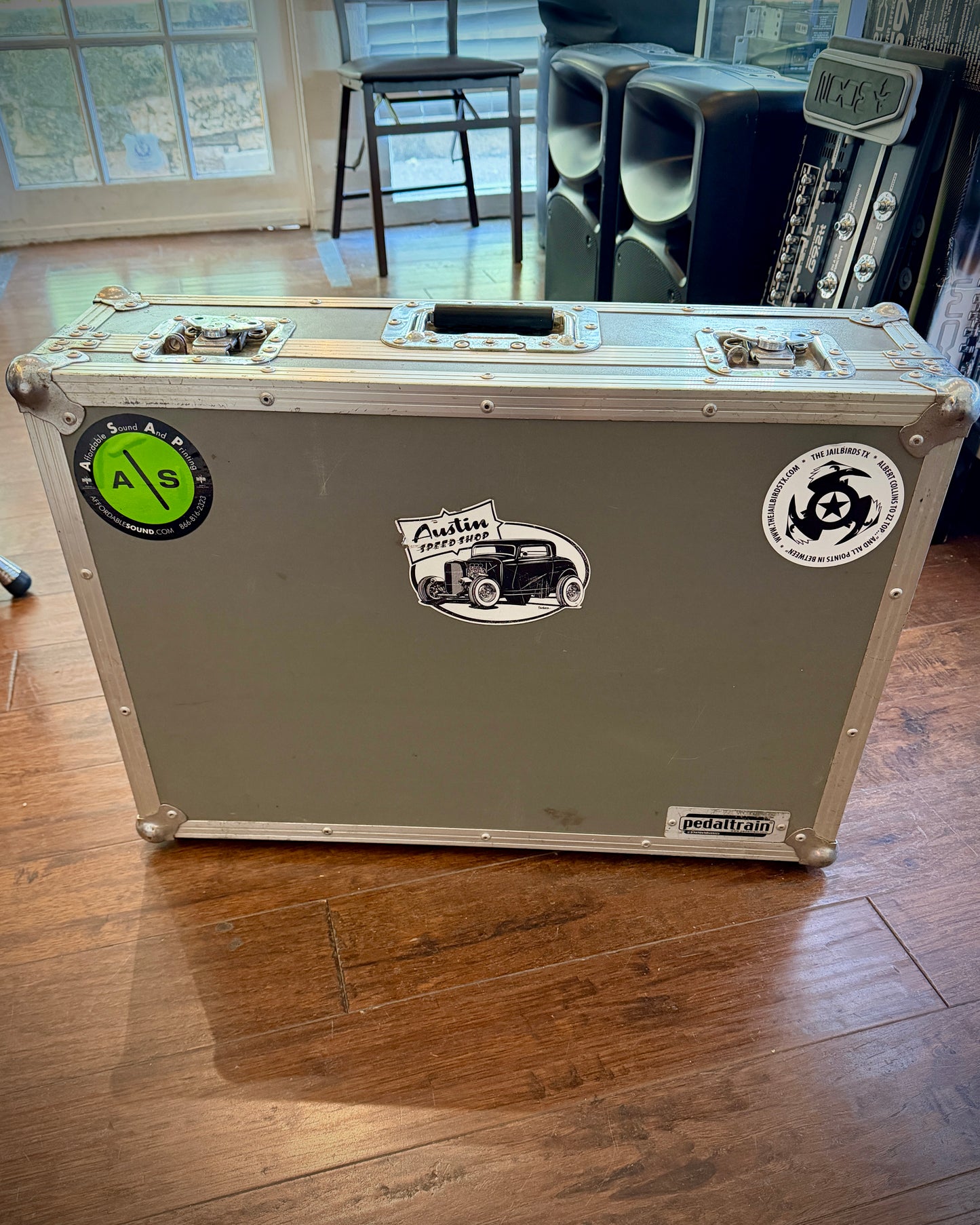 Pedaltrain-1 Pedalboard with Tour Case + Tuner and Voodoo Lab Power