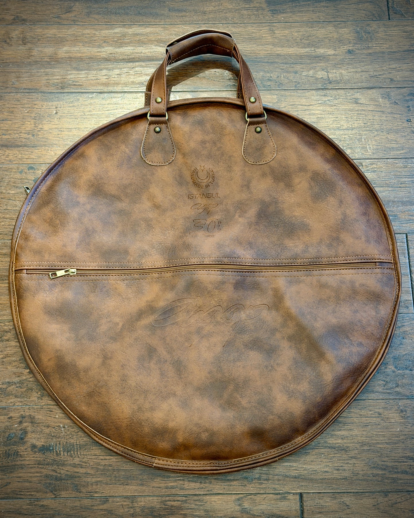 Istanbul Agop 22" 30th Anniversary Medium Ride Cymbal w/ Leather Bag