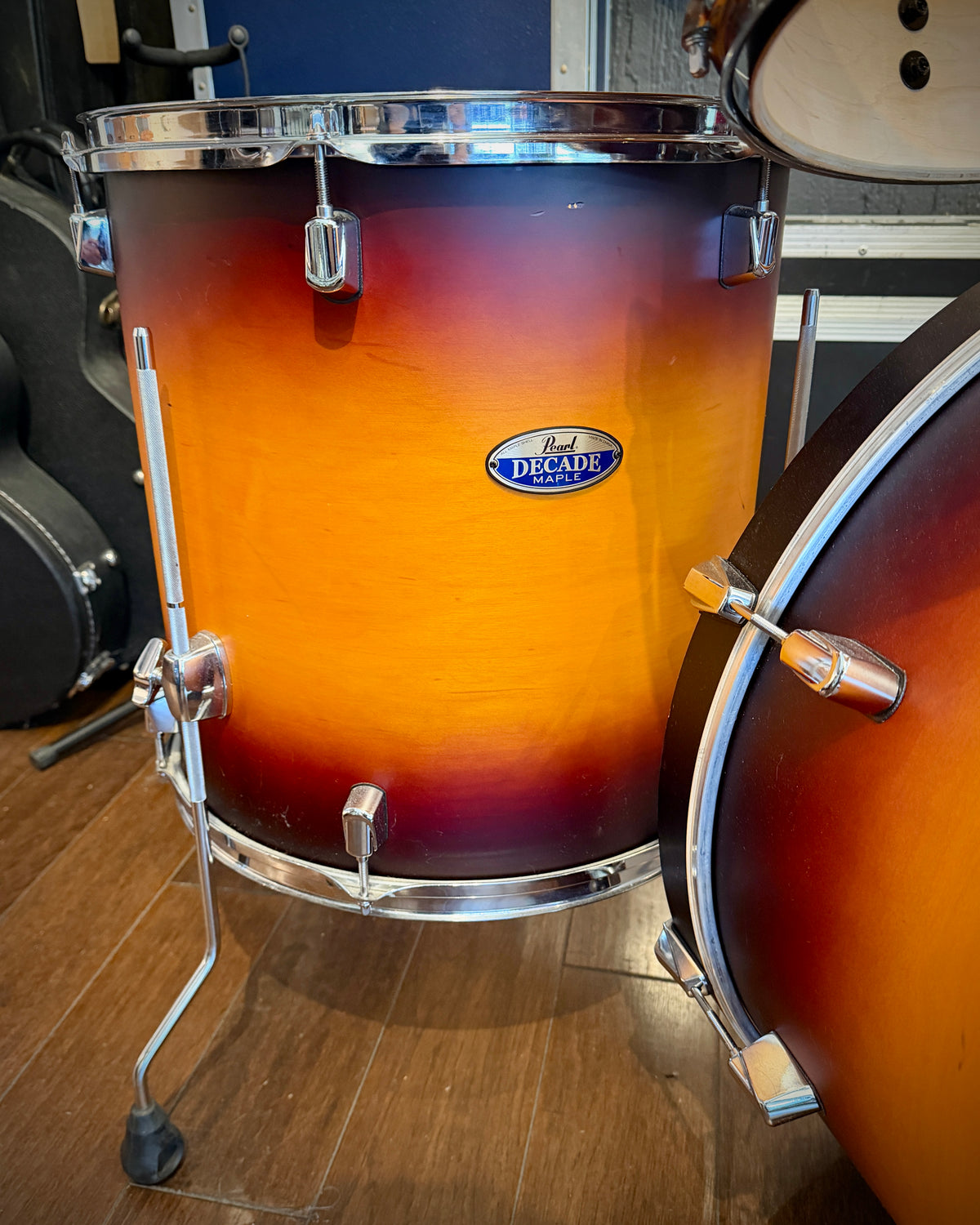 Pearl Decade Maple 10/12/16/22 5-Piece Drum Set w/ 5.5x14" Snare - Satin Amburst