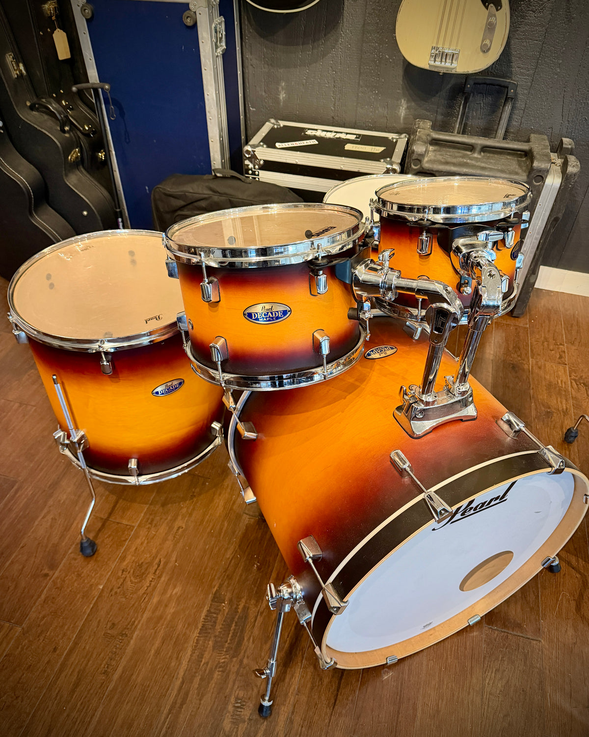 Pearl Decade Maple 10/12/16/22 5-Piece Drum Set w/ 5.5x14" Snare - Satin Amburst